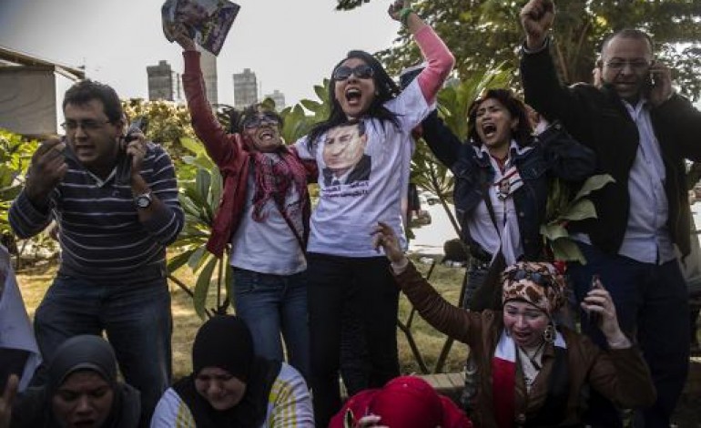 Le Caire (AFP). Egypte: Moubarak blanchi pour le meurtre de manifestants, reste en détention