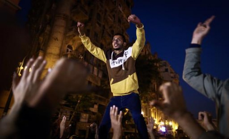 Le Caire (AFP). Egypte: Moubarak blanchi, un tué pendant des manifestations