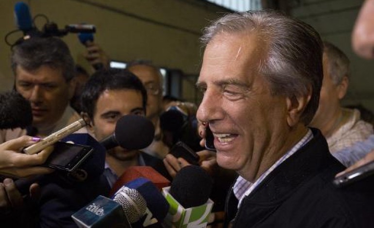 Montevideo (AFP). Uruguay: Tabaré Vazquez élu président avec 53% des votes, selon des sondages