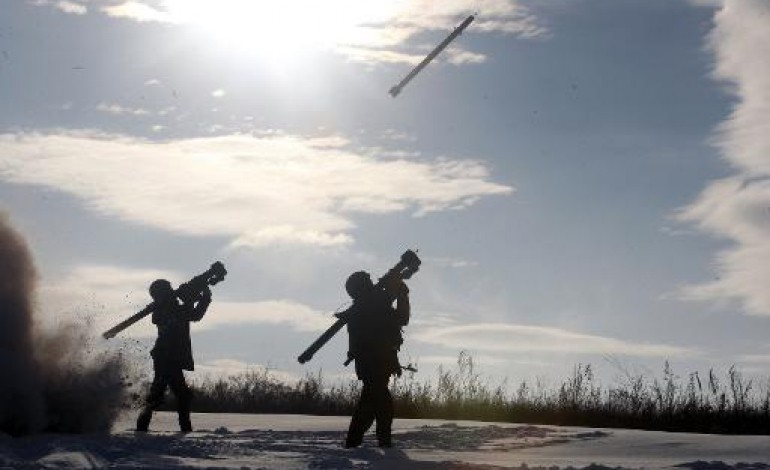 Moscou (AFP). Ukraine: fin des combats près de l'aéroport de Donestk, escalades verbales
