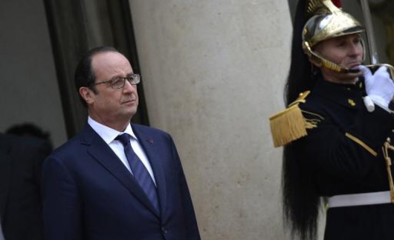 Paris (AFP). Agression antisémite: Hollande dénonce une violence insupportable