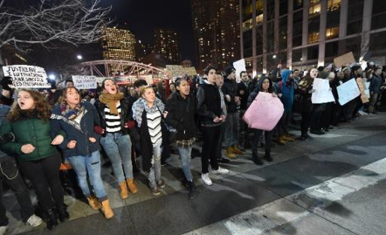 New York (AFP). Violences policières aux Etats-Unis: des milliers de New-Yorkais manifestent