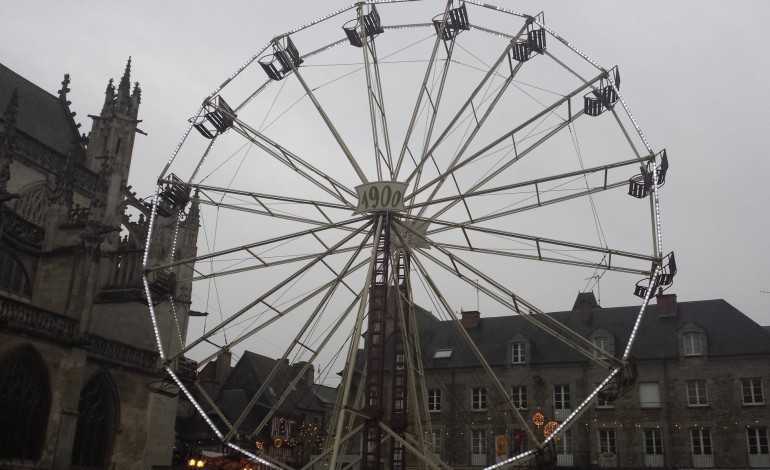 Une grande roue à Alençon pour Noël