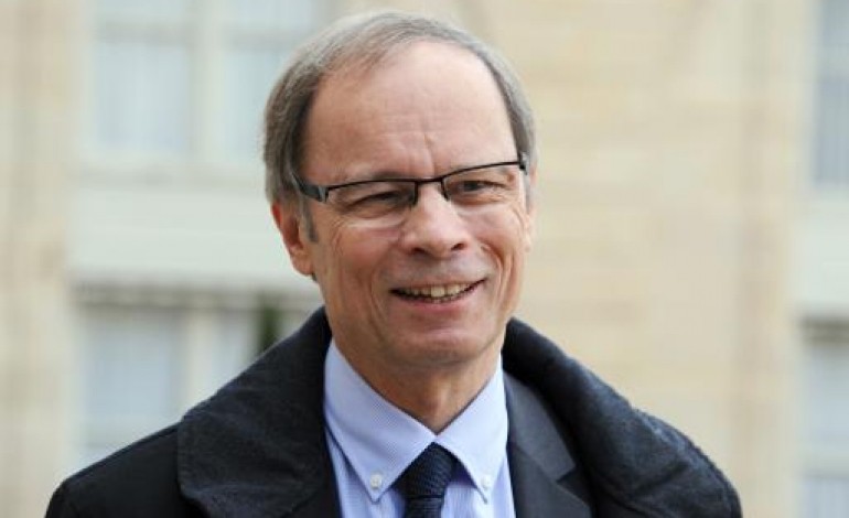 Stockholm (AFP). La France doit suivre les exemples allemand et suédois, selon Jean Tirole, Nobel d'économie