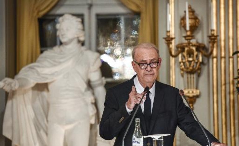 Stockholm (AFP). A Stockholm, Modiano parle du rôle de l'écrivain devant un public conquis