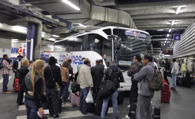 Paris (AFP). Autocars: Transdev lancera des lignes de façon massive dès que possible