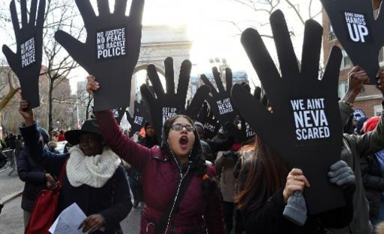 New York (AFP). Etats-Unis: des milliers de manifestants contre les violences policières envers des Noirs