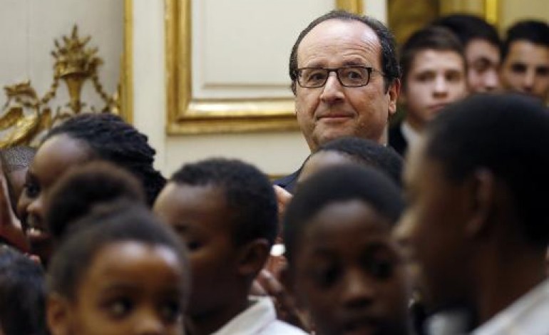 Paris (AFP). Hollande prononce lundi son premier grand discours sur l'immigration