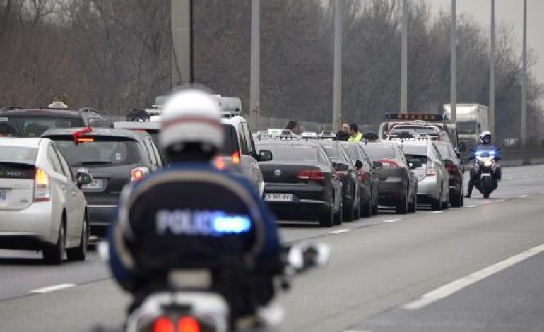 Paris (AFP). Le mouvement des taxis franciliens contre l'américain Uber peu suivi