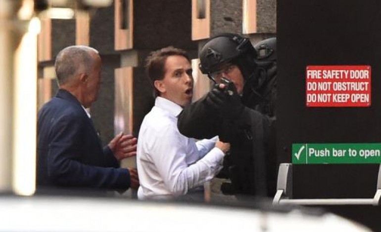 Sydney (AFP). Sydney: plusieurs personnes prises en otages par un homme armé