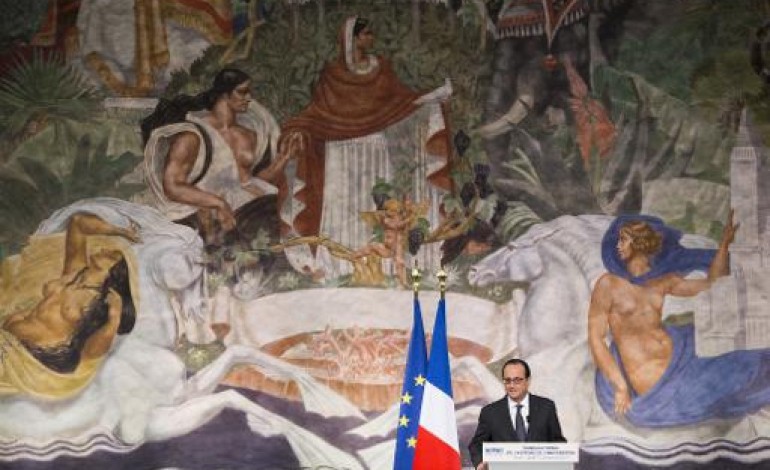PARIS (AFP). Face aux peurs, Hollande vante l'apport de l'immigration à la République