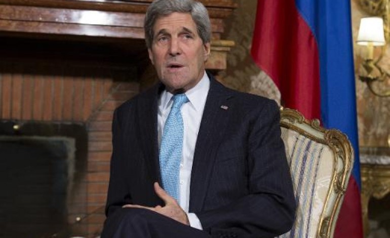 Londres (AFP). Palestiniens: Kerry rencontre le négociateur Saëb Erakat à Londres 