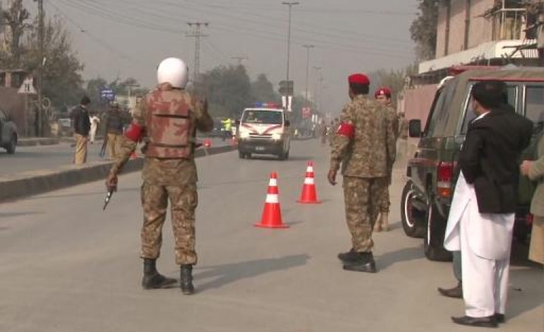 Peshawar (Pakistan) (AFP). Pakistan: 130 morts dans l'attaque des talibans contre l'école de Peshawar
