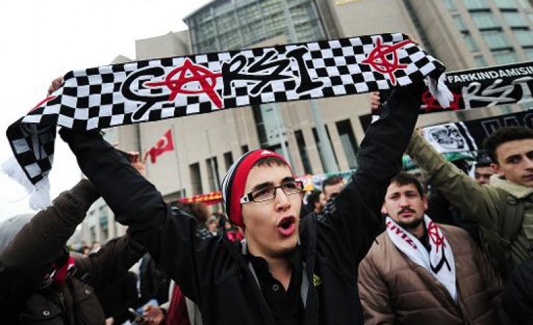 Istanbul (AFP). Turquie: 35 supporteurs de foot jugés pour tentative de coup d'Etat