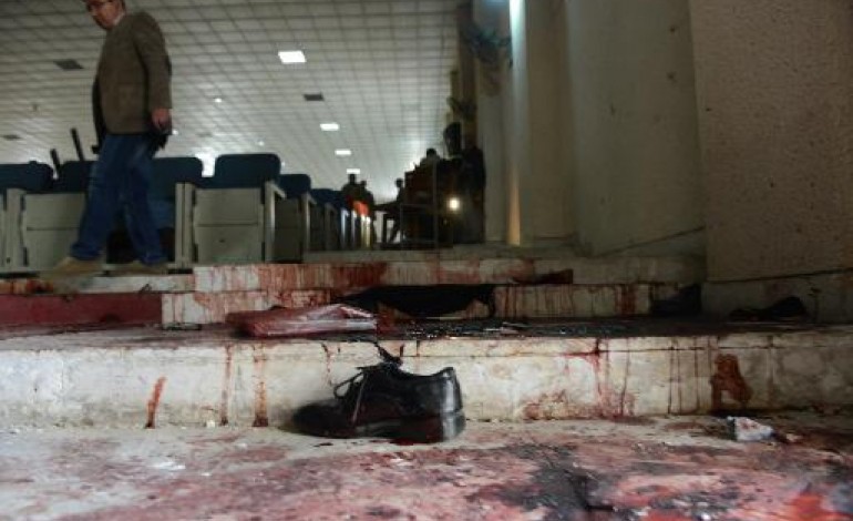 Peshawar (Pakistan) (AFP). Pakistan: au coeur du carnage taliban, un silence de mort