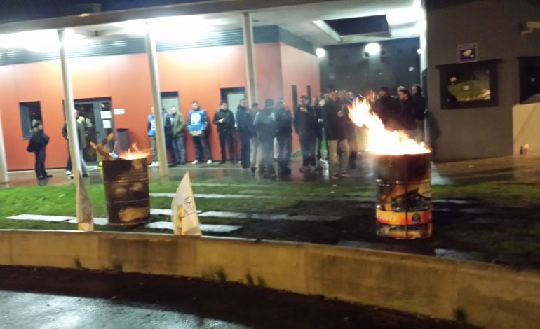 Les surveillants bloquent à nouveau le centre pénitentiaire de Condé-sur-Sarthe