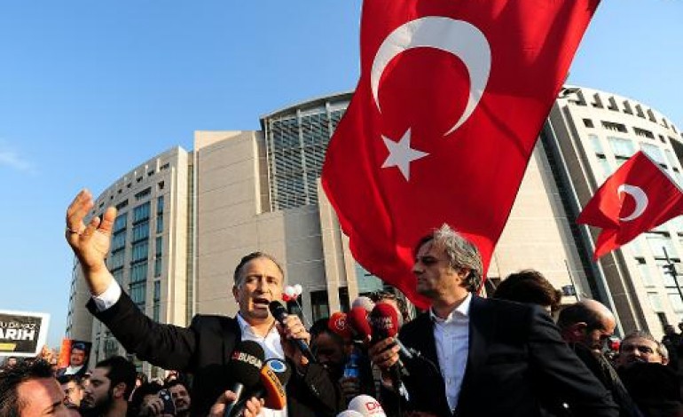 Istanbul (AFP). Turquie: un patron de presse inculpé, mandat requis contre l'ex-allié d'Erdogan