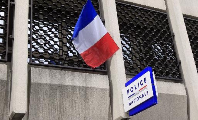 Paris (AFP). Policiers agressés: le parquet antiterroriste se saisit de l'enquête