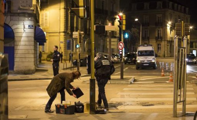 Paris (AFP). Dijon: un automobiliste fonce sur des passants au cri d'Allahou Akbar