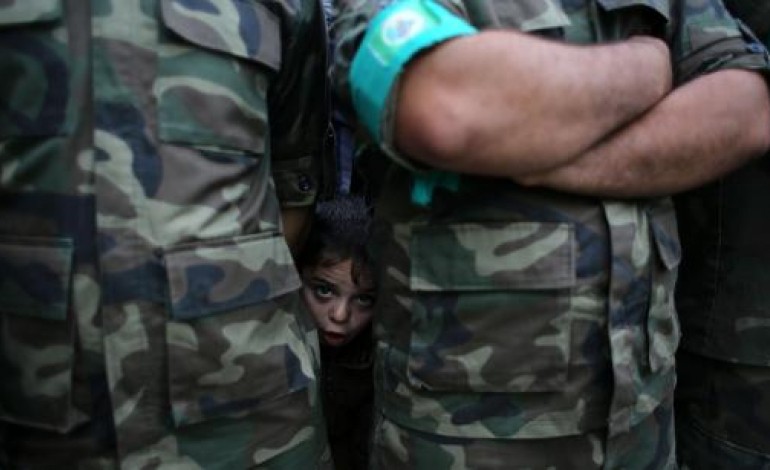 Gaza (Territoires palestiniens) (AFP). Gaza: raid israélien après des tirs de snipers, un membre du Hamas tué