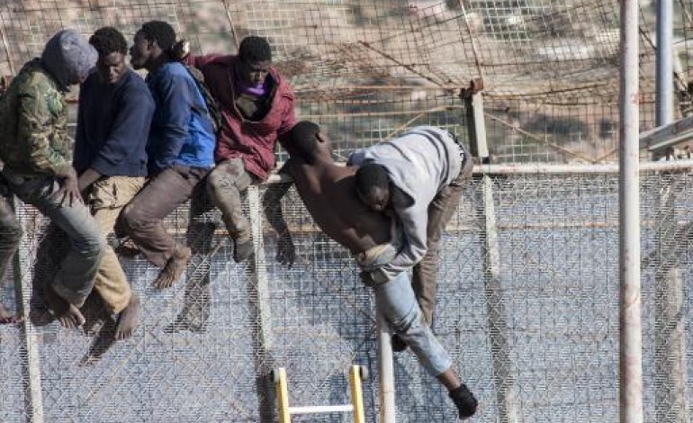 Melilla (Espagne) (AFP). Ceuta et Melilla: drames et violences aux frontières de l'Europe
