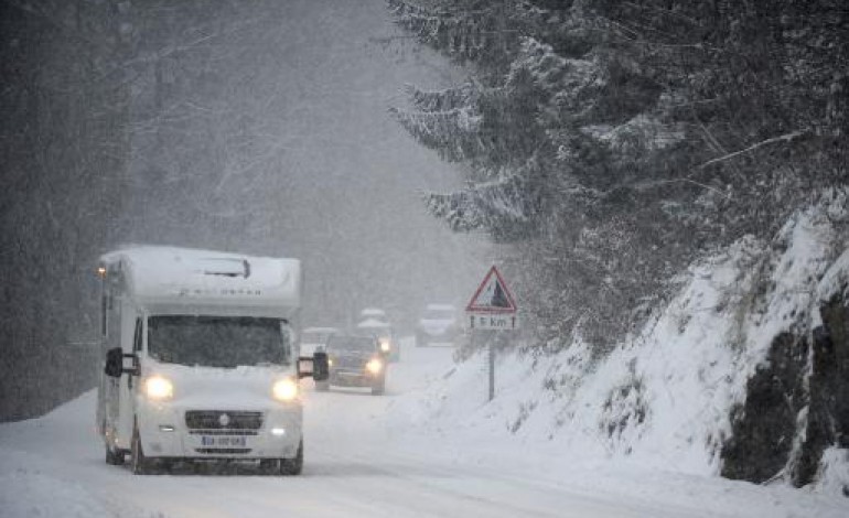 Grenoble (AFP). L'arrivée de la neige ravit vacanciers et professionnels de la montagne