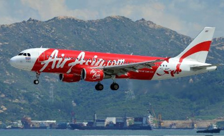 Jakarta (AFP). L'avion d'AirAsia disparu avait demandé à dévier de sa trajectoire à cause de la météo