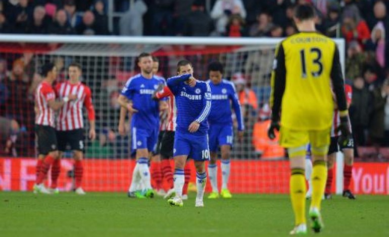 Londres (AFP). Angleterre: Chelsea trébuche, Manchester City n?en profite pas
