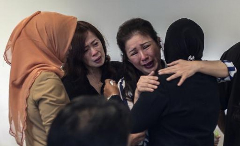 Jakarta (AFP). L'avion d'AirAsia disparu est probablement au fond de la mer