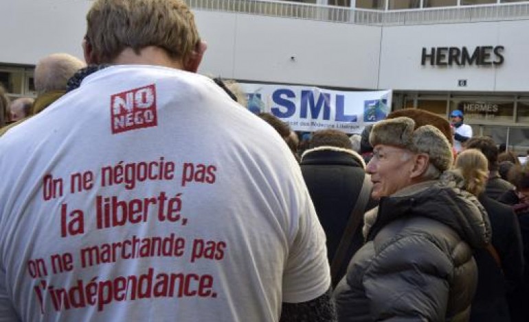 Paris (AFP). Poursuite de la grève des médecins, qui menacent de lancer une guérilla en 2015