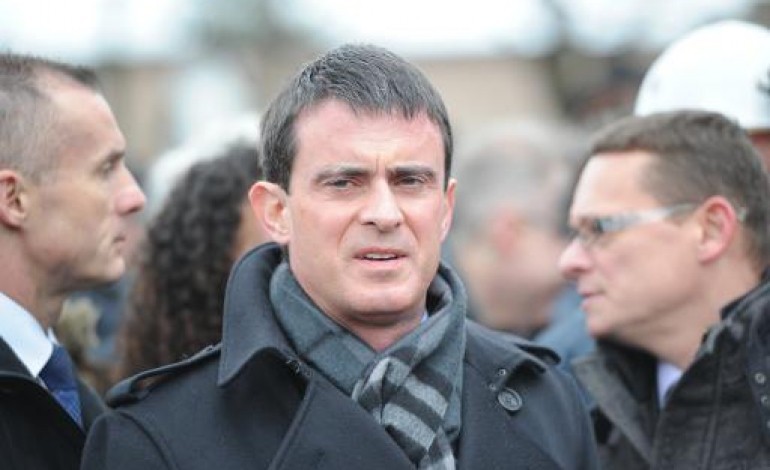Montrouge (AFP). Sans-abri: Valls appelle les Français à la vigilance et à la solidarité