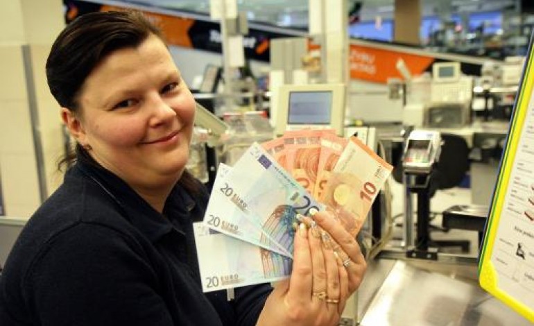 Vilnius (AFP). Les Lituaniens passent à l'euro sans accros