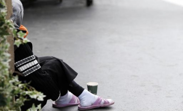 Lille (AFP). Un bébé rom meurt dans les bras de sa mère qui mendiait à Lille