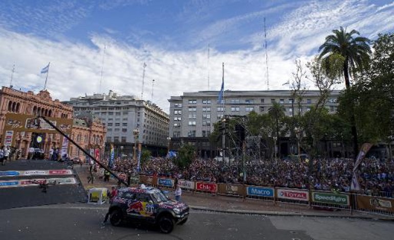 Villa Carlos Paz (Argentine) (AFP). Dakar-2015: Al-Attiyah en tête après la 1ere étape, des ennuis pour Roma
