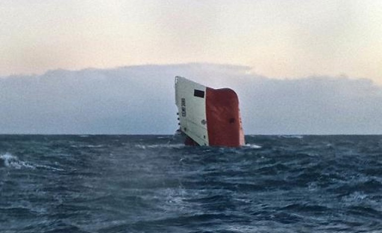 Londres (AFP). Ecosse: naufrage d'un cargo au large de Wick, huit disparus