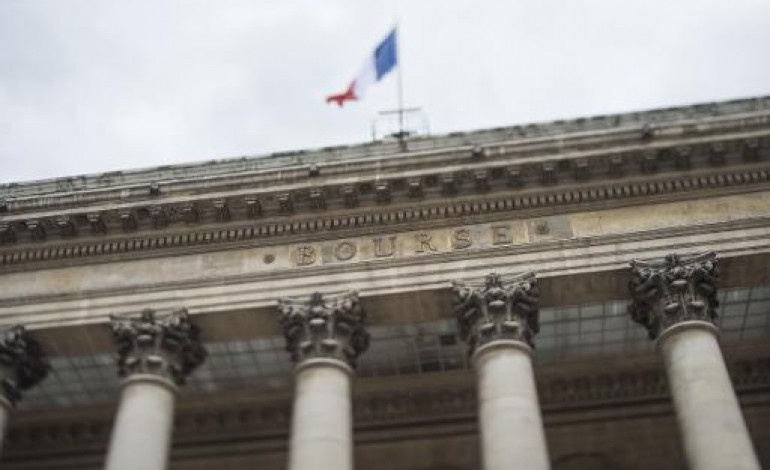 Paris (AFP). La Bourse de Paris sonnée par la baisse du pétrole et la Grèce 