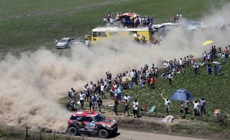 Chilecito (Argentine) (AFP). Dakar-2015: les Mini encore, du mieux chez Peugeot dans la 3e étape