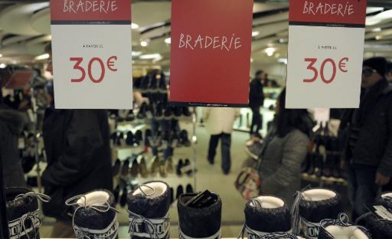 Paris (AFP). Les soldes d'hiver démarrent sans euphorie en magasin