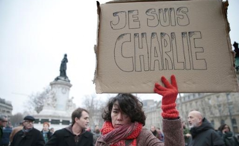 Paris (AFP). Charlie Hebdo: syndicats, associations, partis rassemblés place de la République à Paris