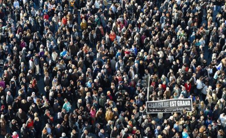 Paris (AFP). Charlie Hebdo: 700.000 personnes défilent en hommage aux victimes