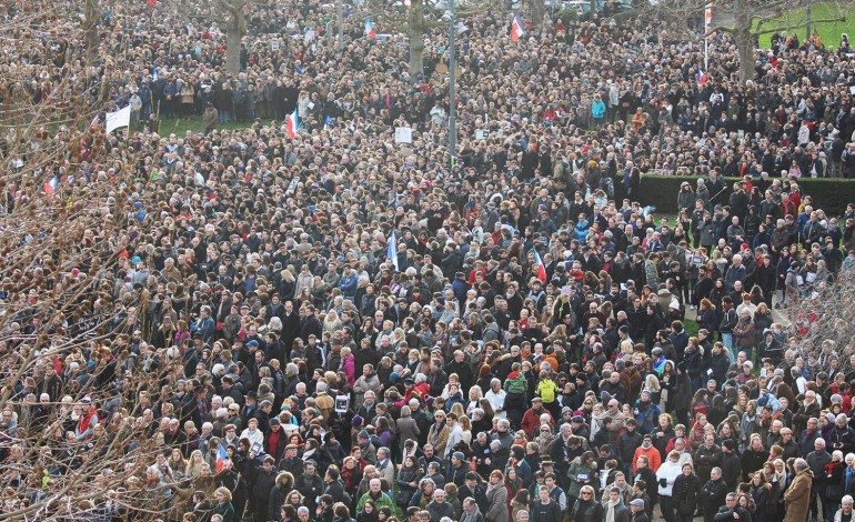 VIDEO: 33 000 personnes au coeur de Caen