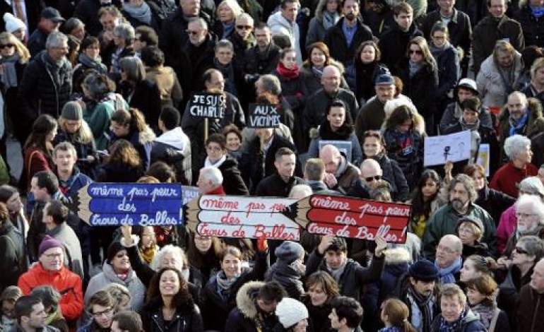 Paris (AFP). Plus d'un million de manifestants en province contre le terrorisme