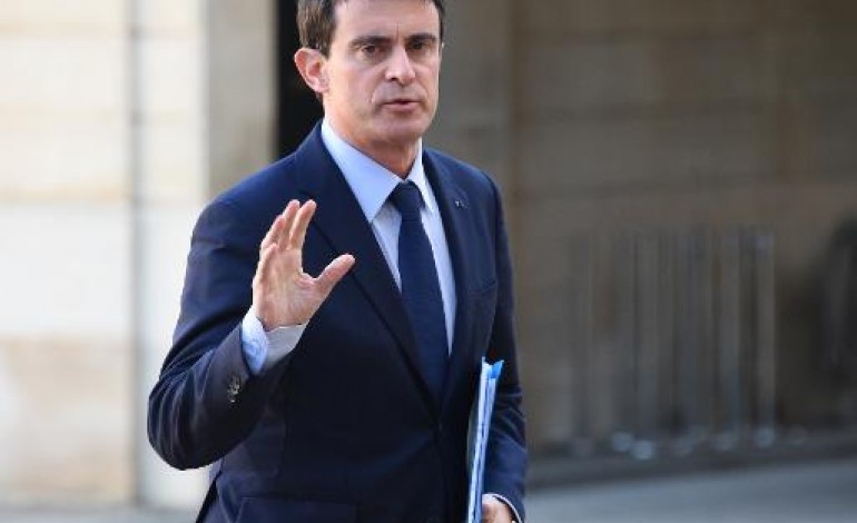 Paris (AFP). Valls: hommage aux Invalides, Coulibaly avait sans doute un complice