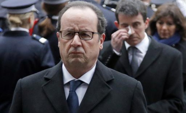 Paris (AFP). Valls et Hollande à la hauteur pour près de huit Français sur 10 