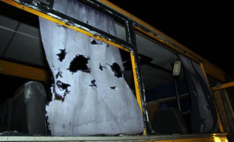 Donetsk (Ukraine) (AFP). Ukraine: onze civils tués dans un bus touché par des roquettes