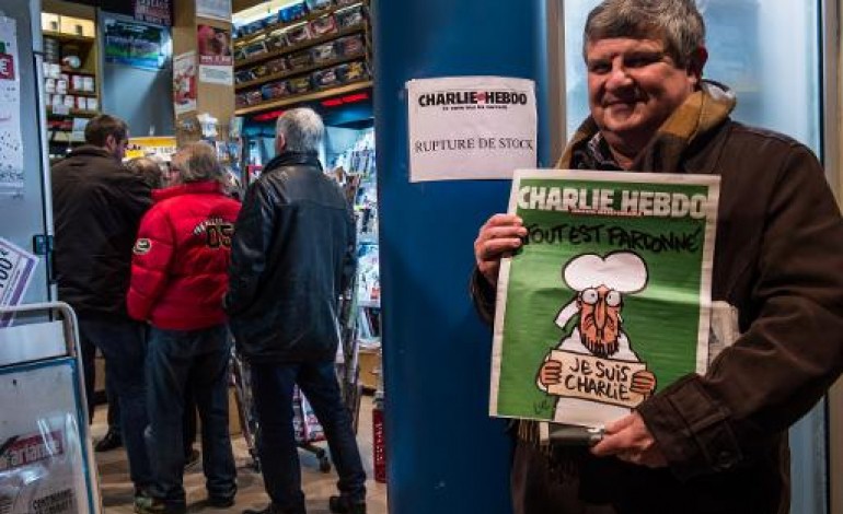 Paris (AFP). Le Charlie Hebdo des survivants s'arrache dès sa parution