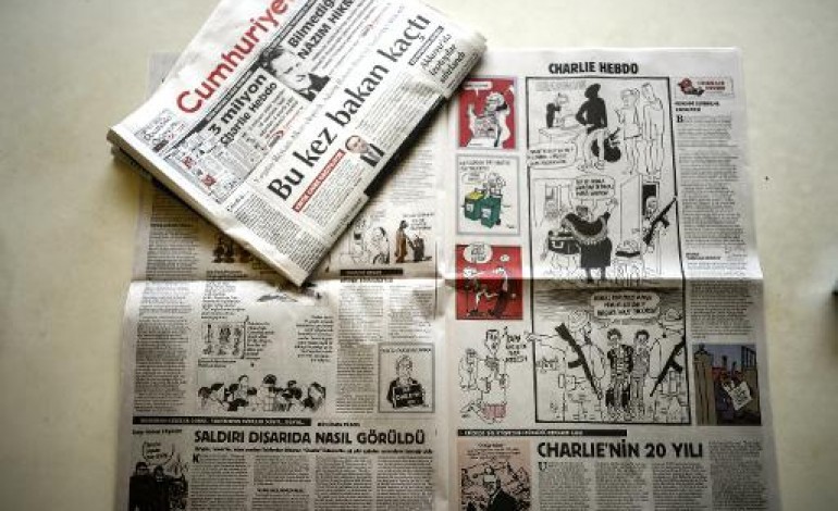 Istanbul (AFP). Charlie Hebdo: un journal turc brave seul l'interdit dans le monde musulman 