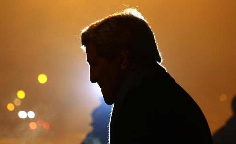 Sofia (AFP). Attentats à Paris: Kerry veut donner une grande accolade à la France 