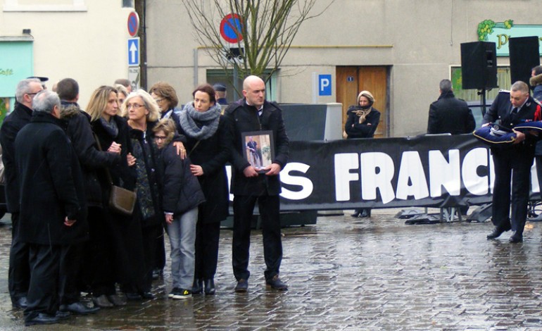 Charlie Hebdo, les obsèques de Franck Brinsolaro, le garde du corps de Charb (Vidéo)