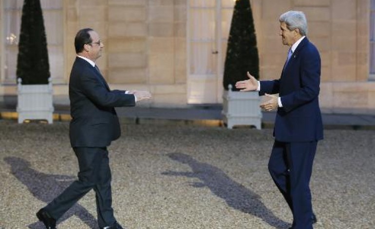 Paris (AFP). Charlie: 12 interpellations près de Paris, où Kerry vient faire oublier le couac américain